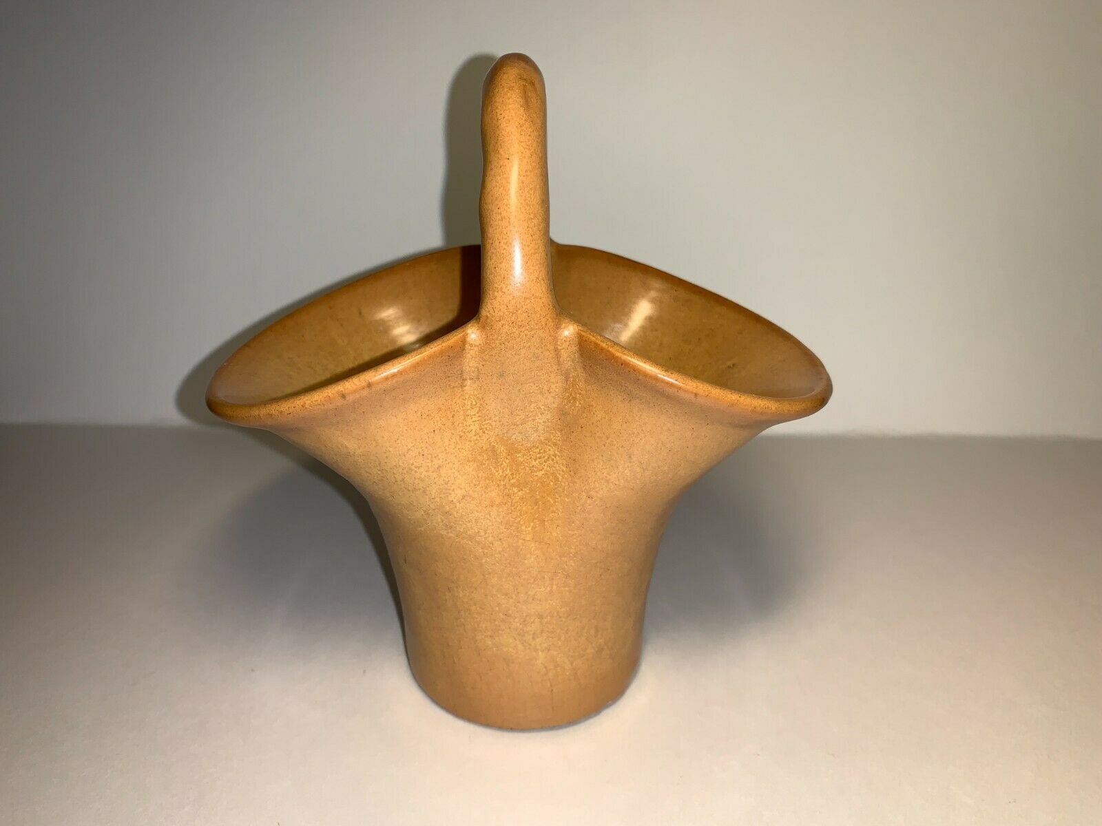 Waco Cornelison Bybee Kentucky Pottery Uranium Shaded Gold Brown Basket Vase